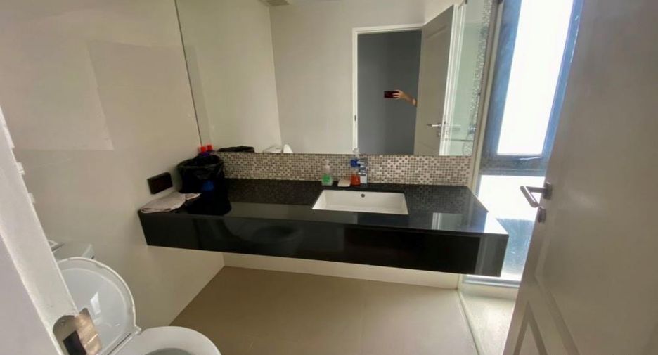 For sale office in Yan Nawa, Bangkok