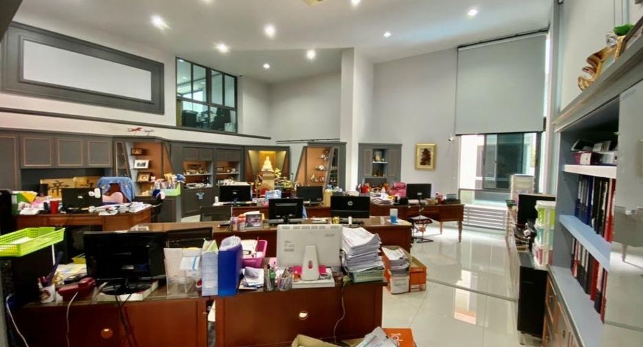 For sale office in Yan Nawa, Bangkok