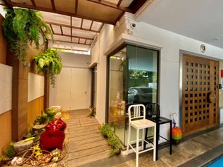For sale office in Yan Nawa, Bangkok