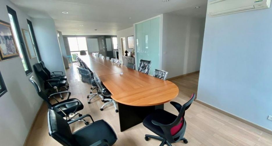 For sale office in Yan Nawa, Bangkok