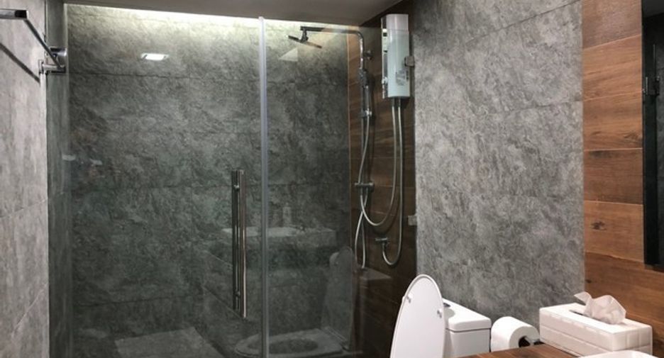 For sale 2 bedrooms condo in Watthana, Bangkok