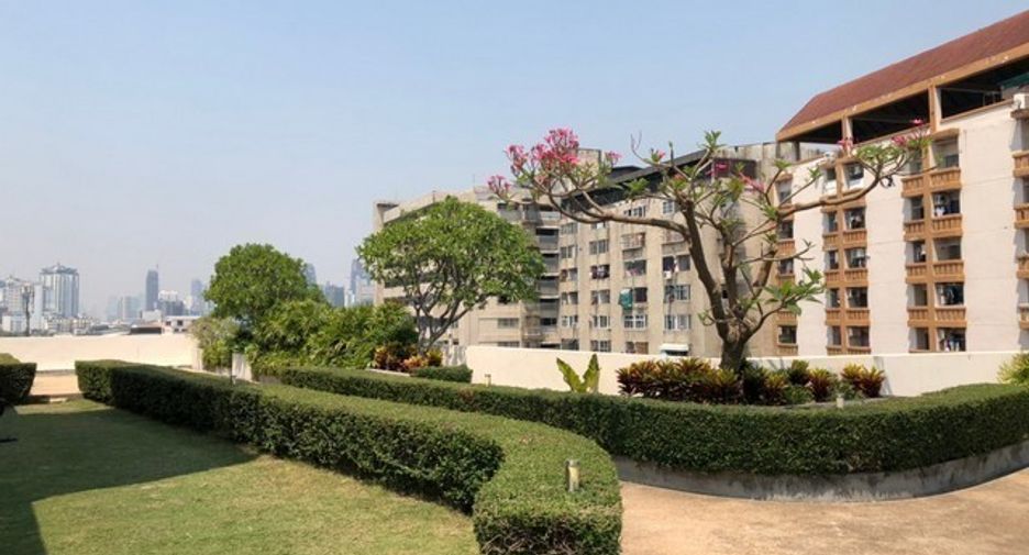 For sale 2 bedrooms condo in Watthana, Bangkok