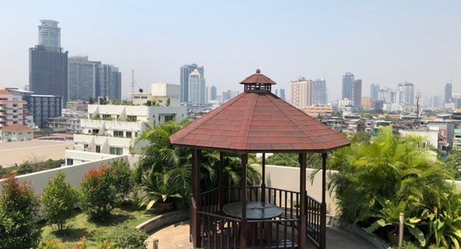 For sale 2 bedrooms condo in Watthana, Bangkok