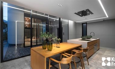 For sale 3 bedrooms house in Sathon, Bangkok