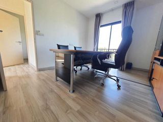 For rent 3 bed office in Saphan Sung, Bangkok