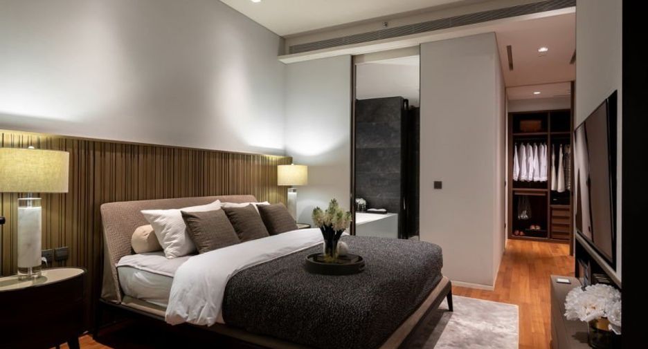 For sale 2 bed condo in Khlong San, Bangkok