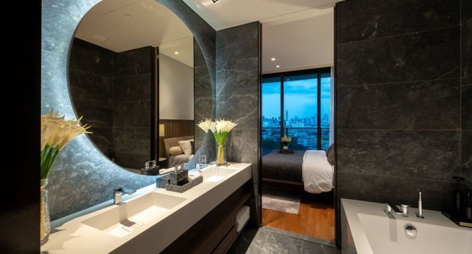 For sale 2 bed condo in Khlong San, Bangkok