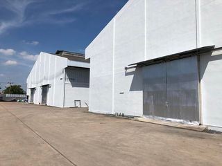 For rent warehouse in Mueang Pathum Thani, Pathum Thani