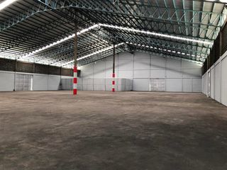 For rent warehouse in Mueang Pathum Thani, Pathum Thani