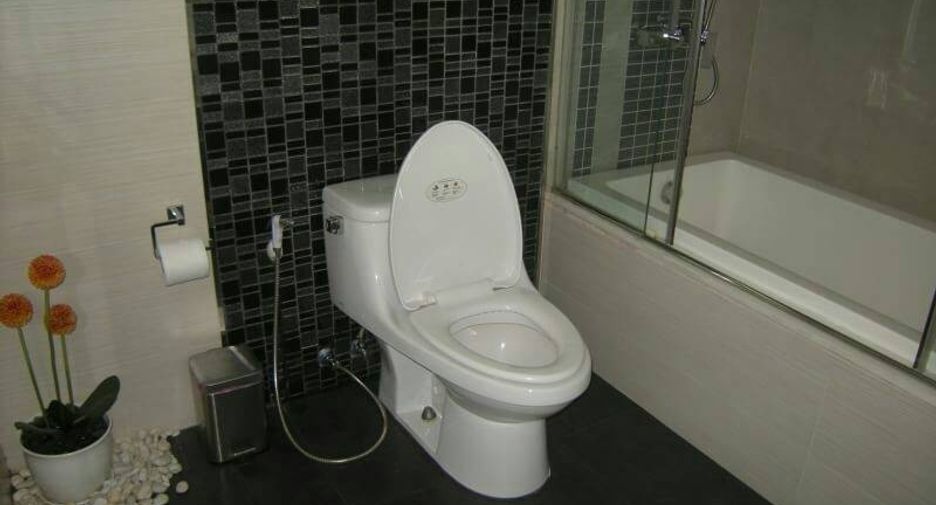 For rent and for sale 1 bed condo in Khlong Toei, Bangkok