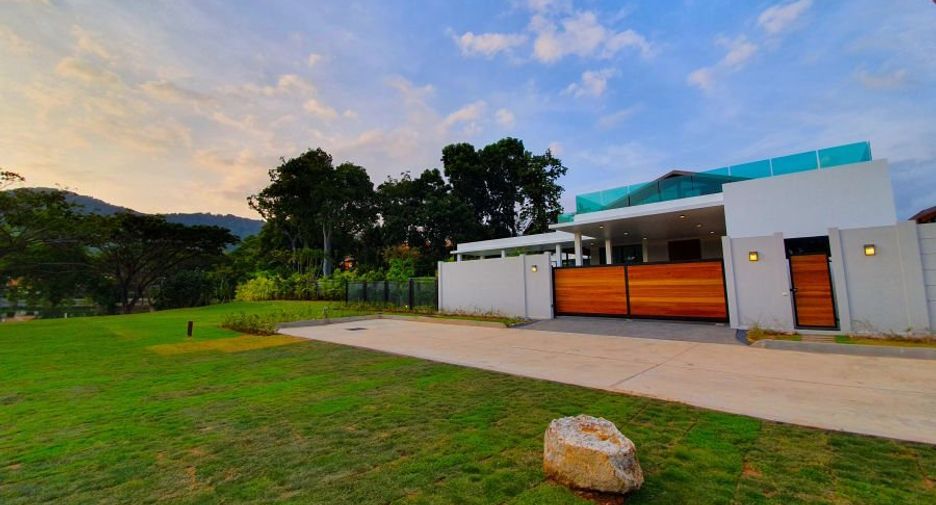 À louer et à vendre 4 chambres villa à Mueang Phuket, Phuket
