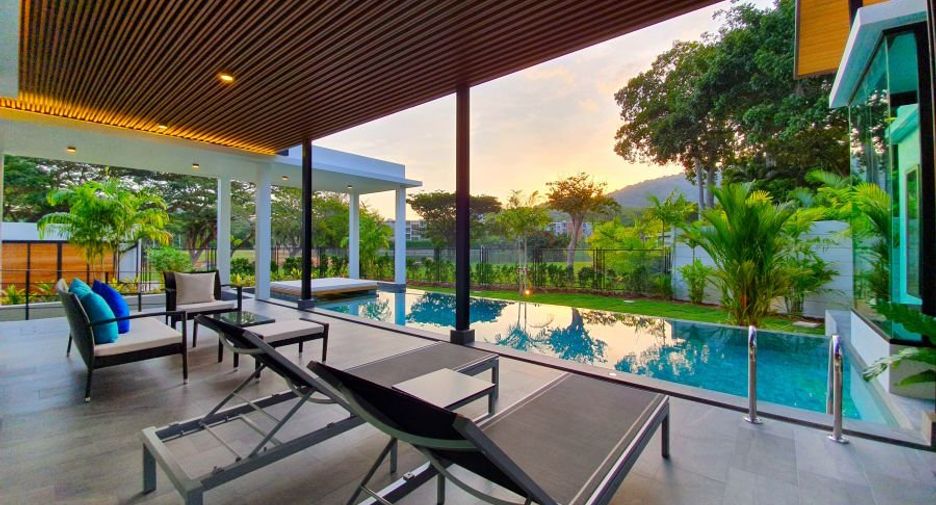 À louer et à vendre 4 chambres villa à Mueang Phuket, Phuket