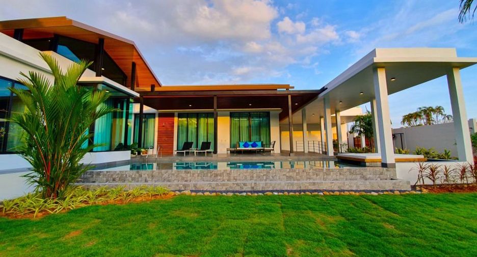 À louer et à vendre 4 chambres villa à Mueang Phuket, Phuket