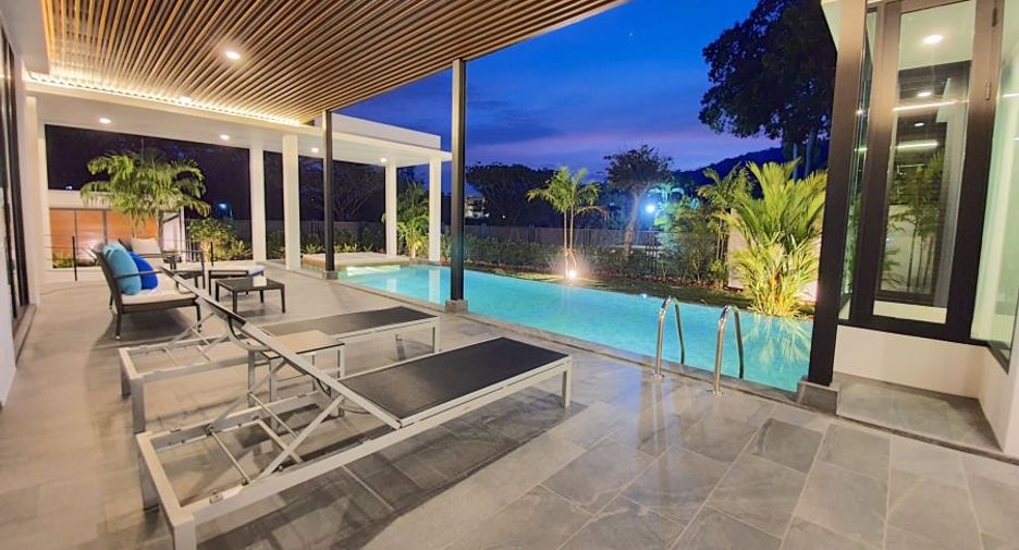 À louer et à vendre 4 chambres villa à Mueang Phuket, Phuket