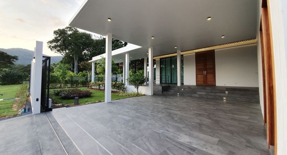 À louer et à vendre 4 chambres villa à Mueang Phuket, Phuket