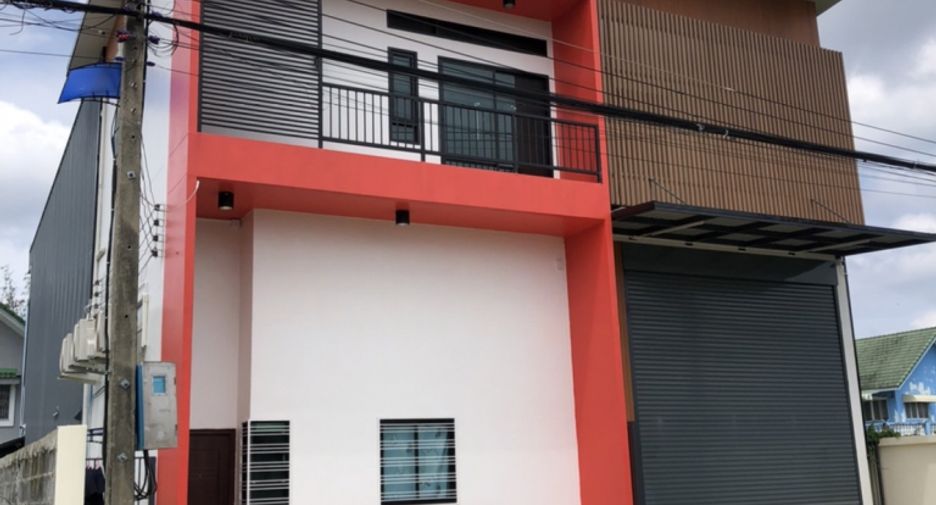 For rent そして for sale warehouse in Lam Luk Ka, Pathum Thani