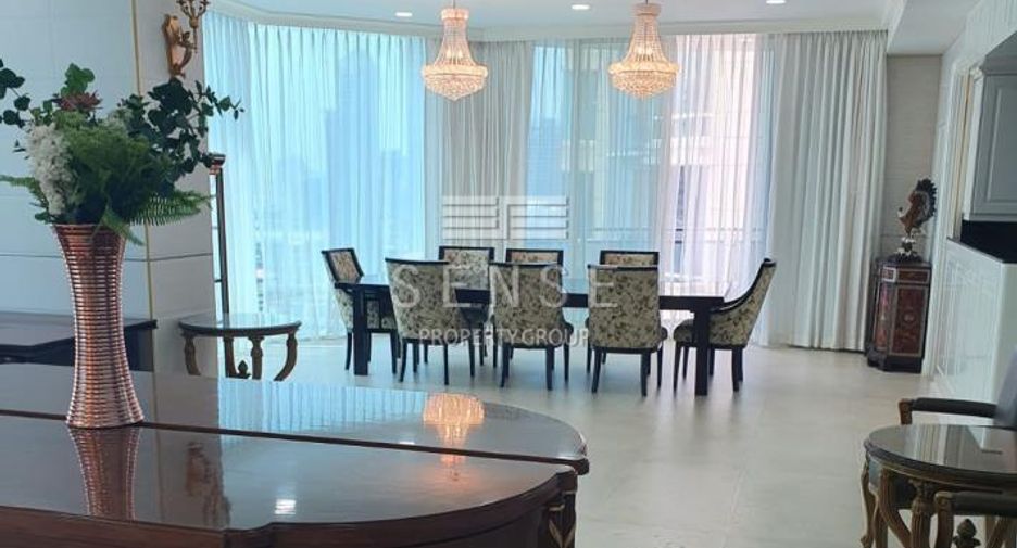 For sale 4 bedrooms condo in Watthana, Bangkok
