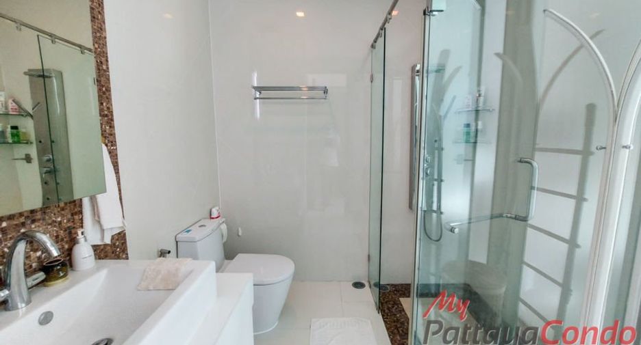 For rent 2 bedrooms condo in Bang Lamung, Chonburi
