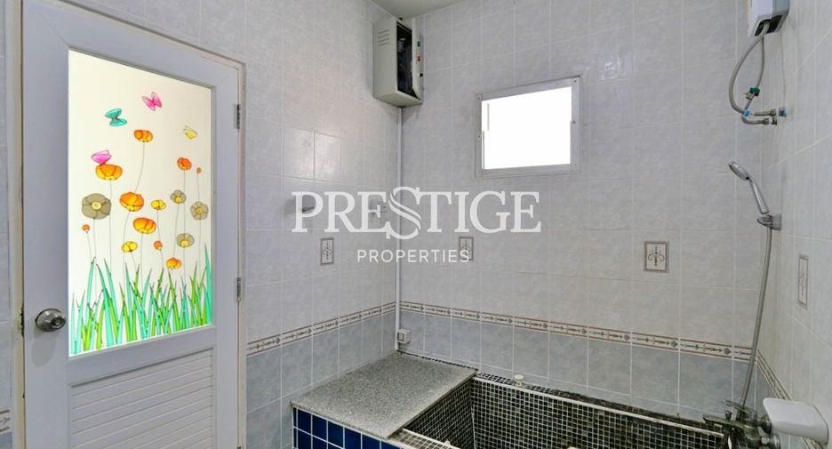 Casa en venta y en alquiler de 7 habitaciones en Bang Lamung, Chonburi