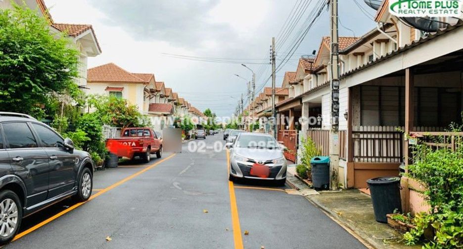 出售 3 卧室 联排别墅 在 Khlong Sam Wa, 曼谷