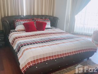 For sale 5 Beds condo in Huai Khwang, Bangkok