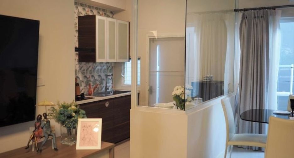 For rent 3 bedrooms townhouse in Bang Phli, Samut Prakan