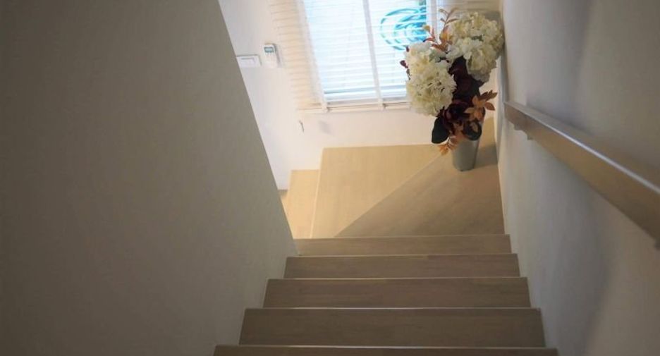 For rent 3 bedrooms townhouse in Bang Phli, Samut Prakan