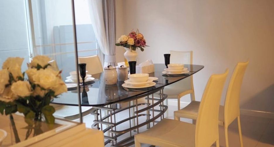 For rent 3 bedrooms townhouse in Bang Phli, Samut Prakan