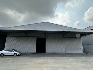 For rent warehouse in Mueang Samut Prakan, Samut Prakan