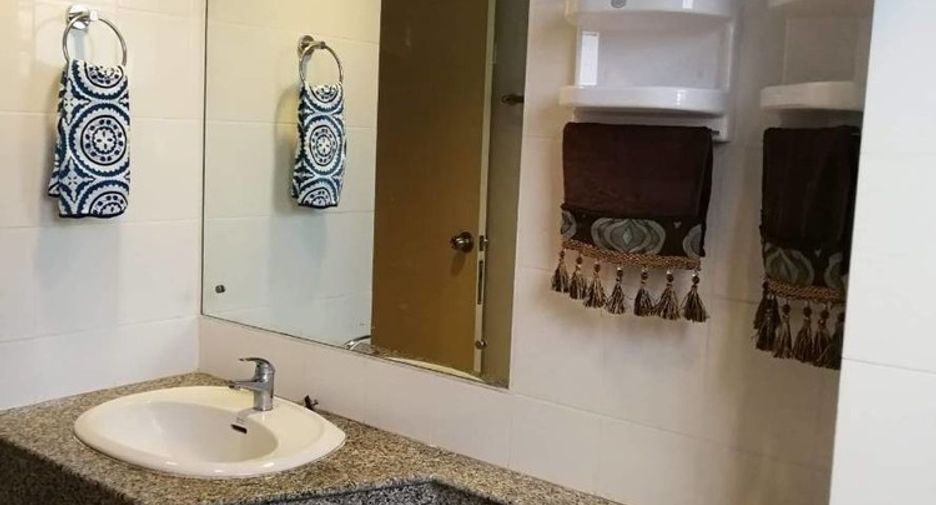 For sale 2 bedrooms condo in Ratchathewi, Bangkok