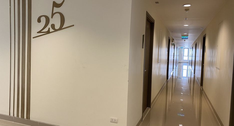 For sale 1 bed condo in Watthana, Bangkok