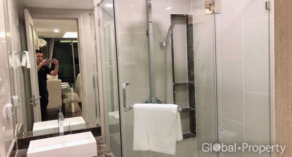 For sale 2 bedrooms condo in Pratumnak, Pattaya