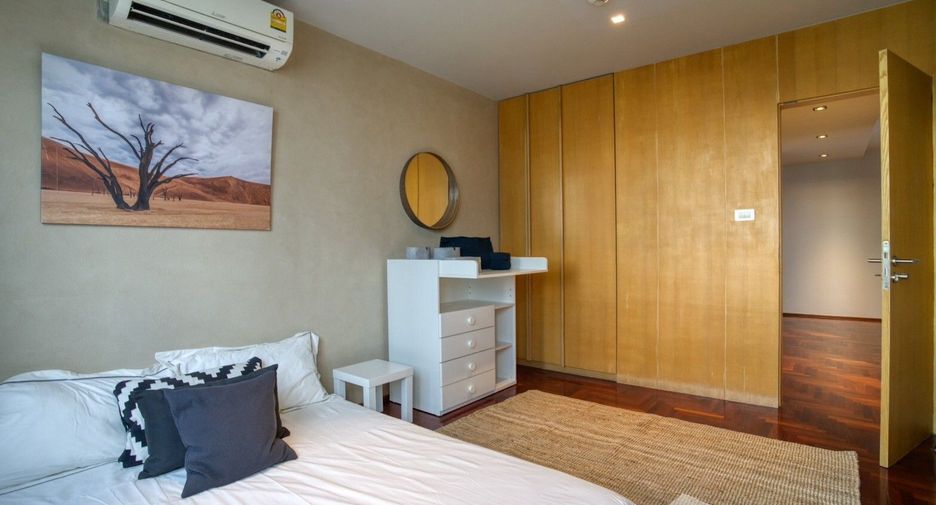 For rent 2 bed condo in Khlong Toei, Bangkok