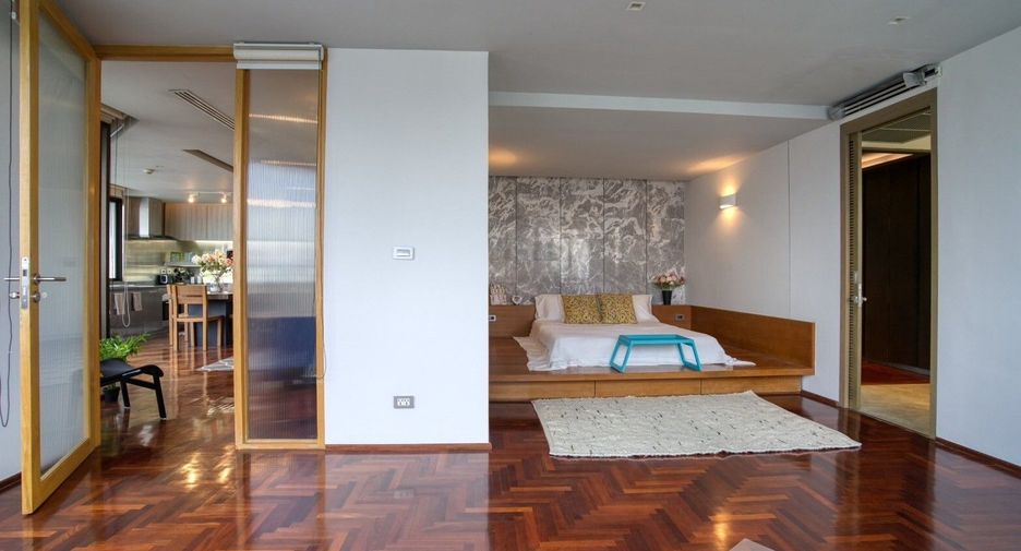 For rent 2 bed condo in Khlong Toei, Bangkok