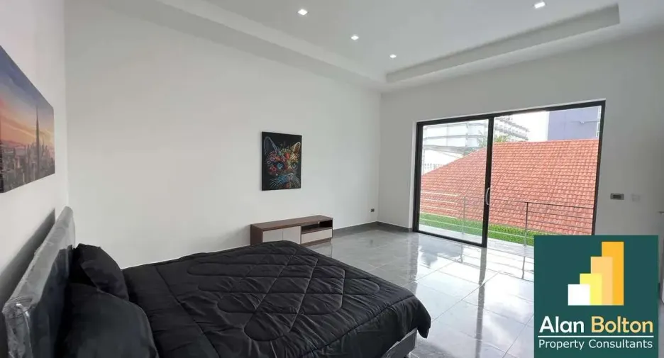 For rent and for sale 6 bedrooms house in Bang Lamung, Chonburi