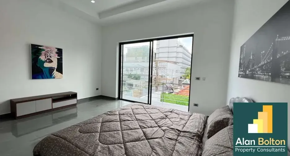 For rent and for sale 6 bedrooms house in Bang Lamung, Chonburi