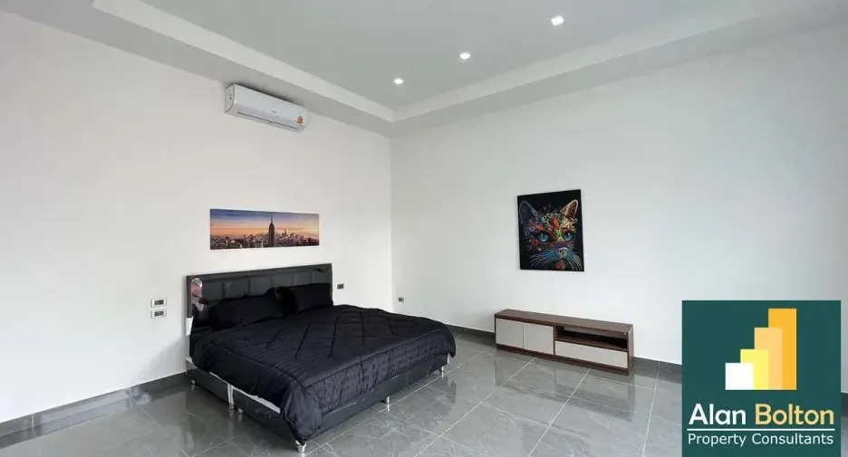 For rent and for sale 6 bedrooms house in Bang Lamung, Chonburi