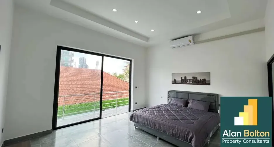 For rent and for sale 6 bedrooms house in Bang Lamung, Chonburi