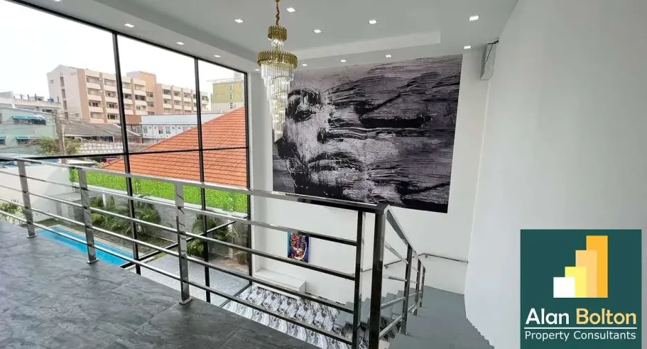 For rent and for sale 6 bedrooms house in Bang Lamung, Chonburi