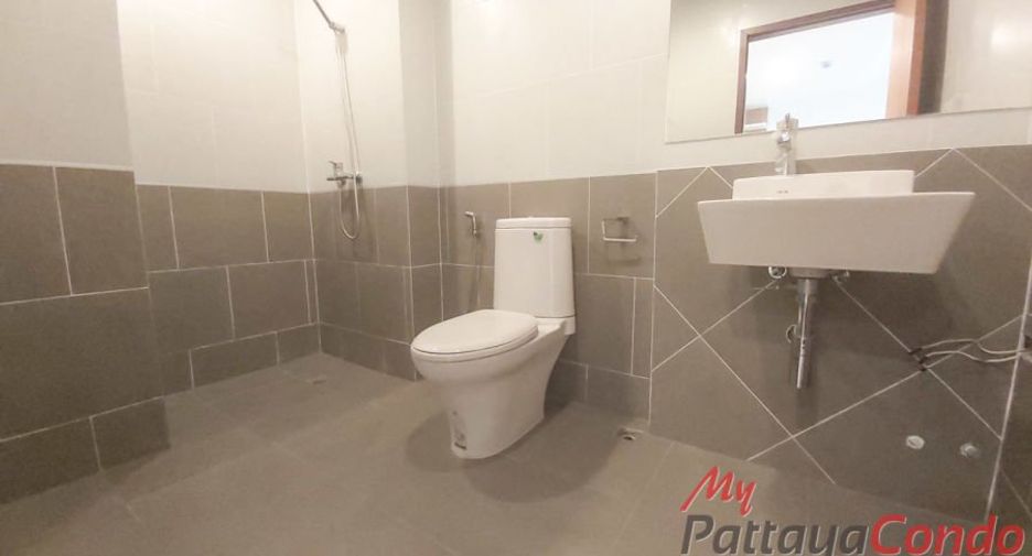 For sale studio condo in Bang Lamung, Chonburi