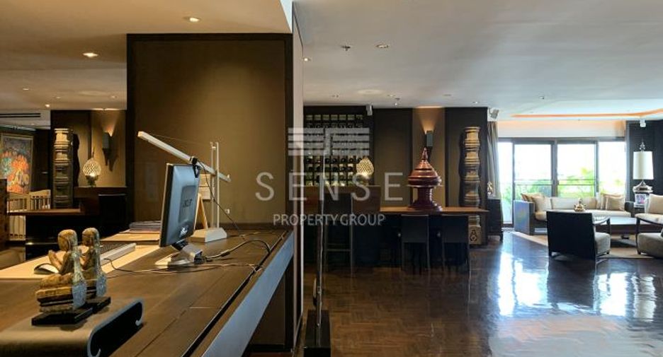 For sale 2 bed condo in Watthana, Bangkok