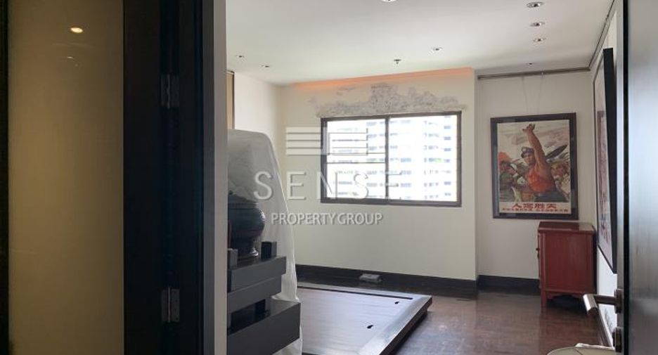 For sale 2 bed condo in Watthana, Bangkok