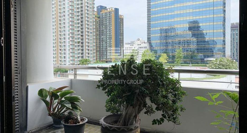 For sale 2 bed condo in Watthana, Bangkok