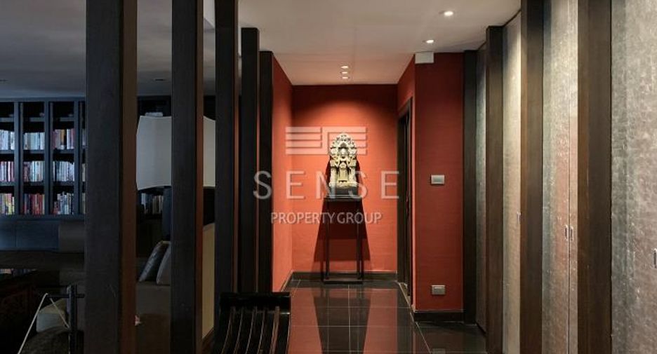 For sale 2 bed condo in Watthana, Bangkok