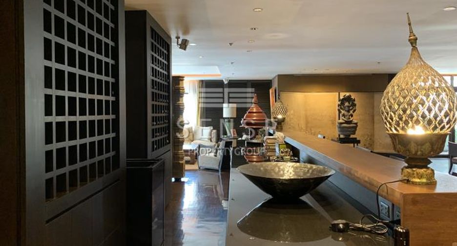 For sale 2 bed condo in Watthana, Bangkok
