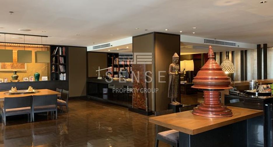 For sale 2 bed condo in Watthana, Bangkok
