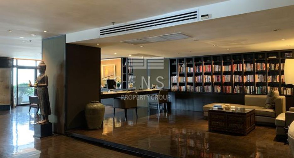 For sale 2 bed condo in Watthana, Bangkok