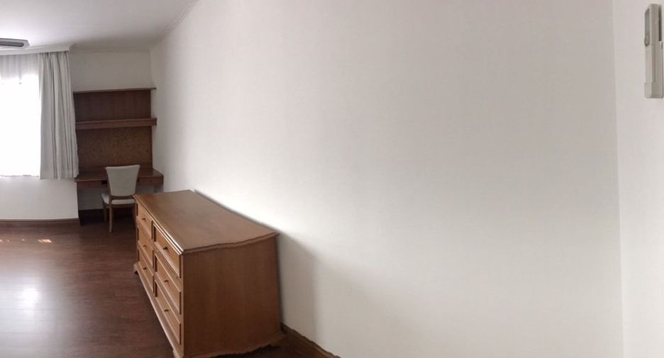 For sale 3 bed condo in Watthana, Bangkok
