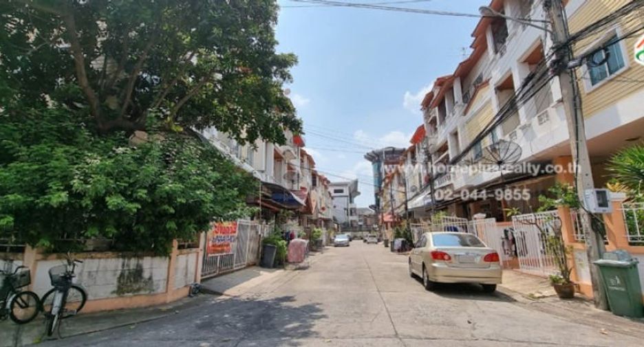 For sale 11 bedrooms retail Space in Bueng Kum, Bangkok