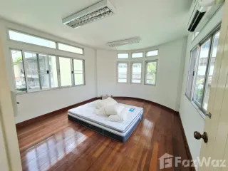 For sale 3 Beds house in Pom Prap Sattru Phai, Bangkok